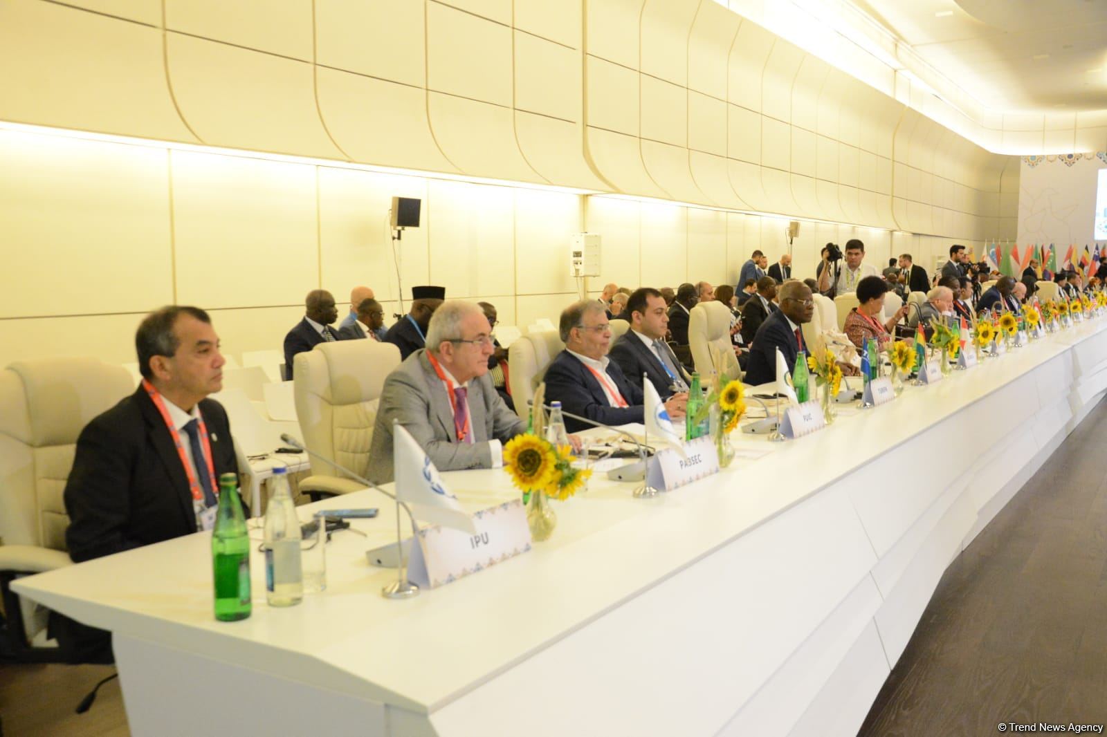 Qoşulmama Hərəkatı Parlament Şəbəkəsinin Bakı konfransı işini rəsmi hissədən sonra davam etdirir (FOTO)