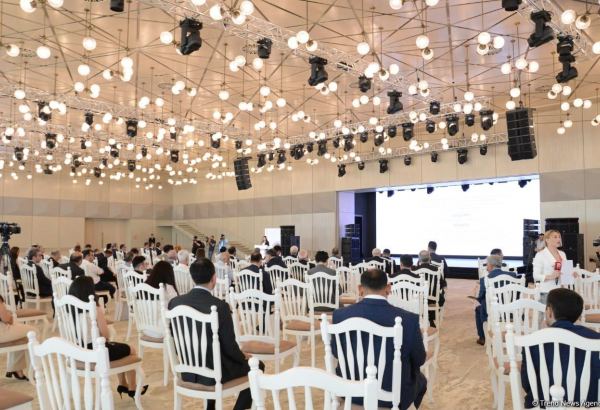 Ermənistan tərəfindən Azərbaycan irsinin dağıdılmasından bəhs edən kitabın təqdimatı olub (FOTO)