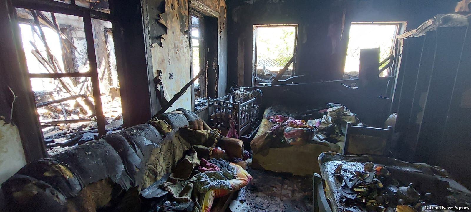 Bərdə rayonunda ev yanıb (FOTO)