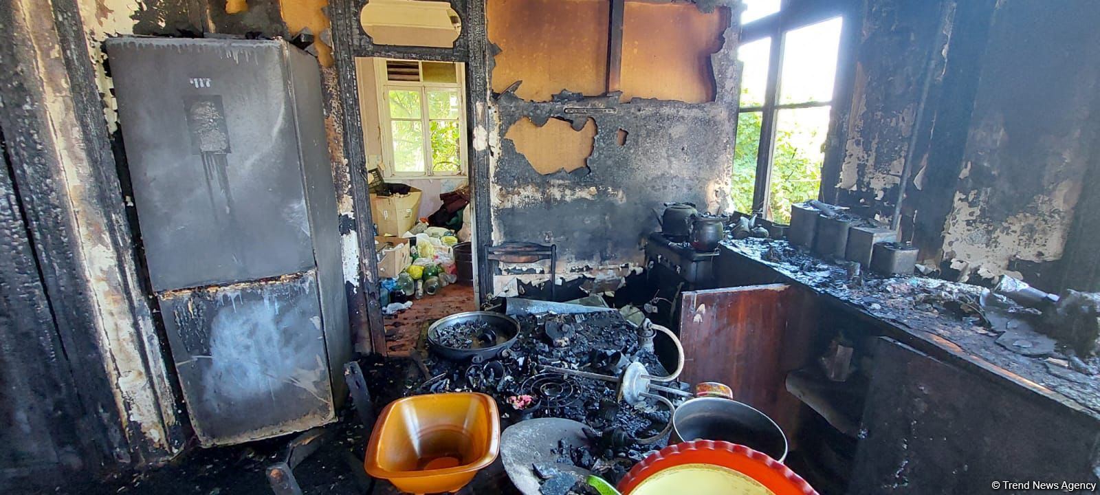 Bərdə rayonunda ev yanıb (FOTO)