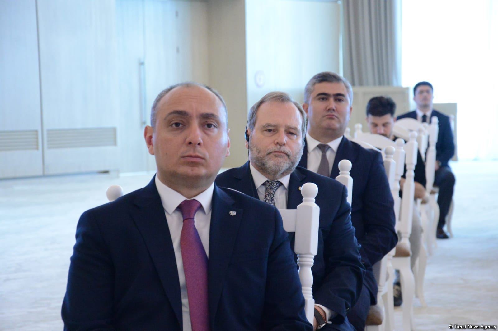 Ermənistan tərəfindən Azərbaycan irsinin dağıdılmasından bəhs edən kitabın təqdimatı olub (FOTO)