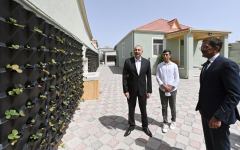 Prezident İlham Əliyev Ramanada qəsəbə sakini ilə söhbət edib (FOTO/VİDEO)