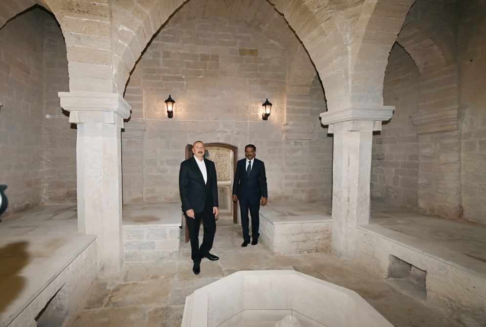 Prezident İlham Əliyev Ramana qəsəbəsində görülən abadlıq işləri ilə tanış olub (FOTO/VİDEO)