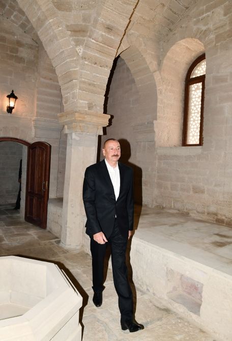Prezident İlham Əliyev Ramana qəsəbəsində görülən abadlıq işləri ilə tanış olub (FOTO/VİDEO)