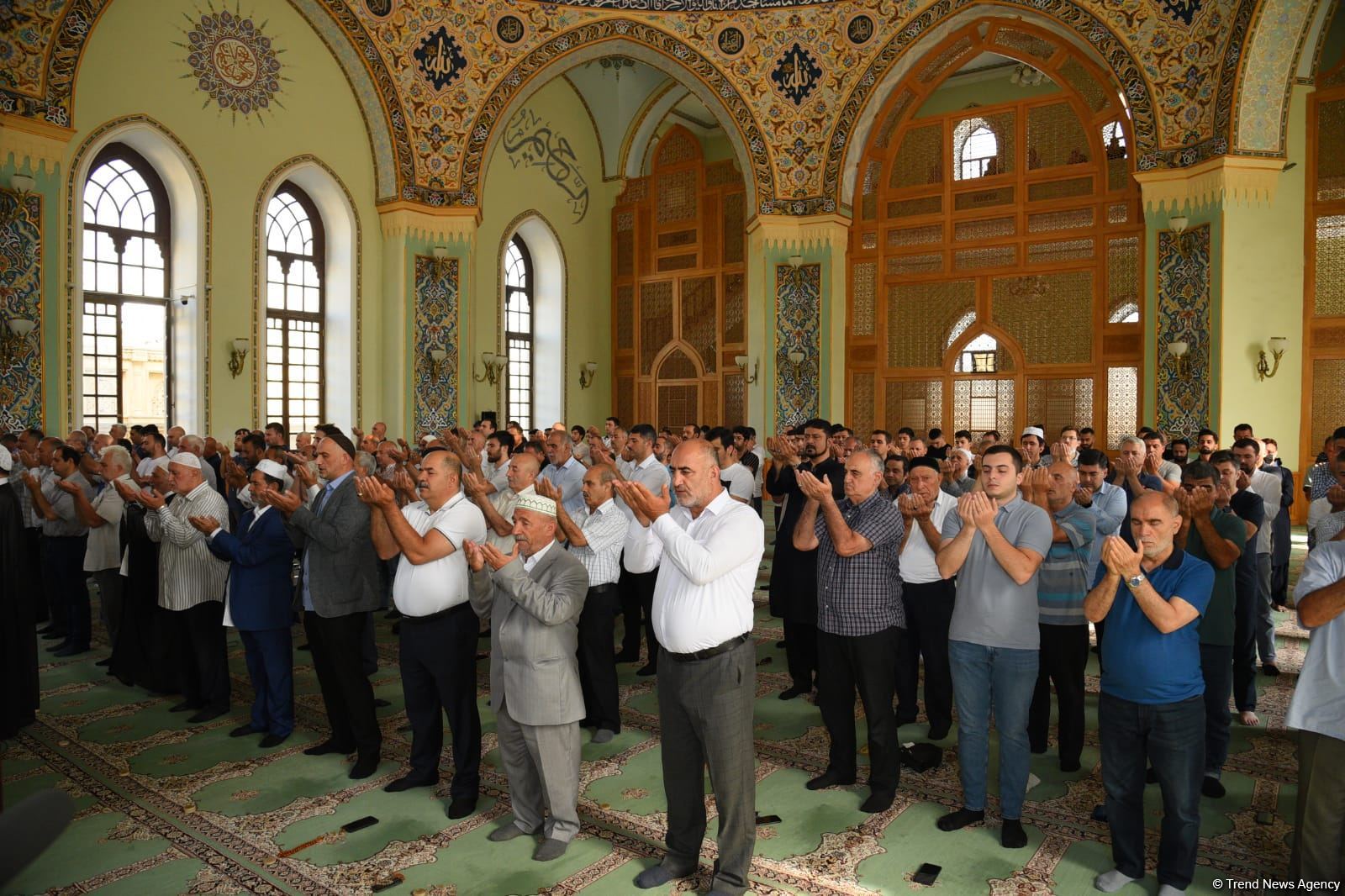 Təzəpir məscidində Qurban bayramı namazı qılınıb (FOTO)