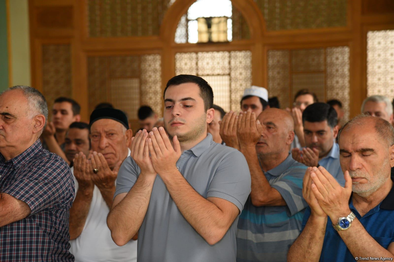 Təzəpir məscidində Qurban bayramı namazı qılınıb (FOTO)