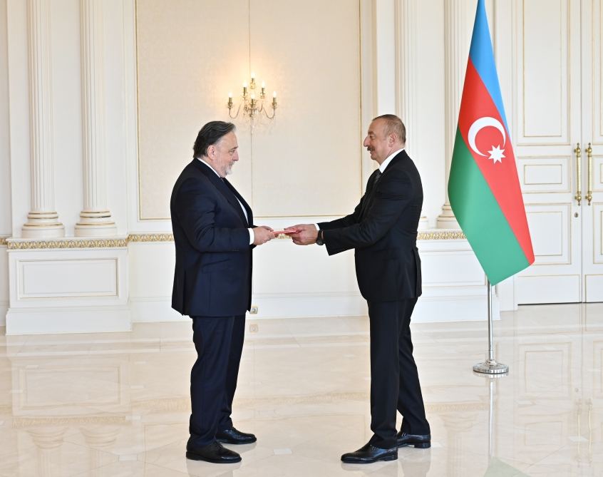 Prezident İlham Əliyev Çex Respublikasının Azərbaycanda yeni təyin olunmuş səfirinin etimadnaməsini qəbul edib (FOTO/VİDEO) (YENİLƏNİB)