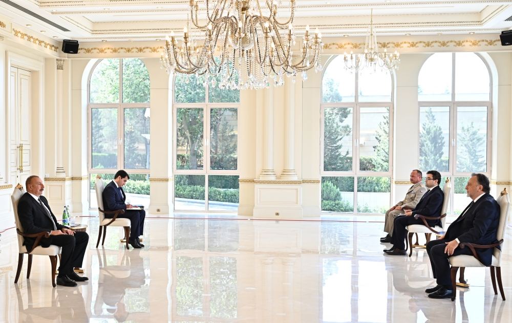 Prezident İlham Əliyev Çex Respublikasının Azərbaycanda yeni təyin olunmuş səfirinin etimadnaməsini qəbul edib (FOTO/VİDEO) (YENİLƏNİB)