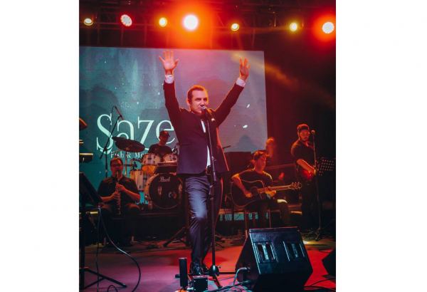 “Şazeli Bahçe” Yay festivalı çərçəvəsində Ferhat Göçerin konserti keçirildi (FOTO/VİDEO)