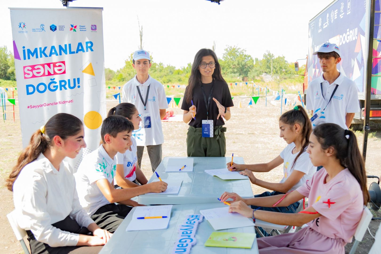 Səyyar Gənclər Xidməti birinci marşrut üzrə işini yekunlaşdırıb (FOTO)