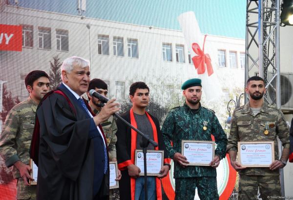 Azərbaycan Dillər Universitetində “Məzun günü” keçirilib (FOTO)