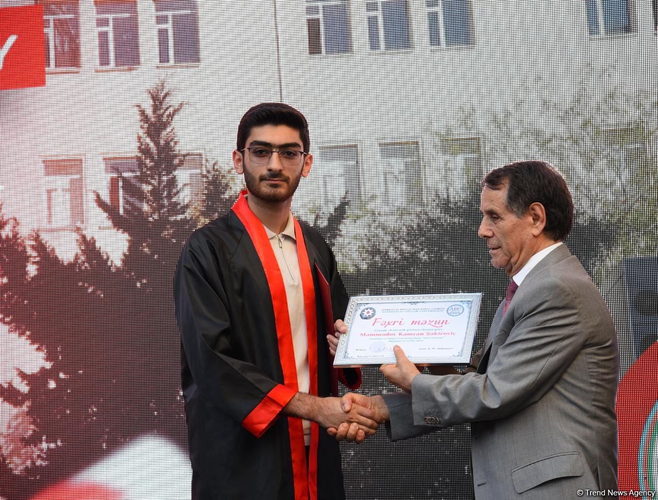 Azərbaycan Dillər Universitetində “Məzun günü” keçirilib (FOTO)