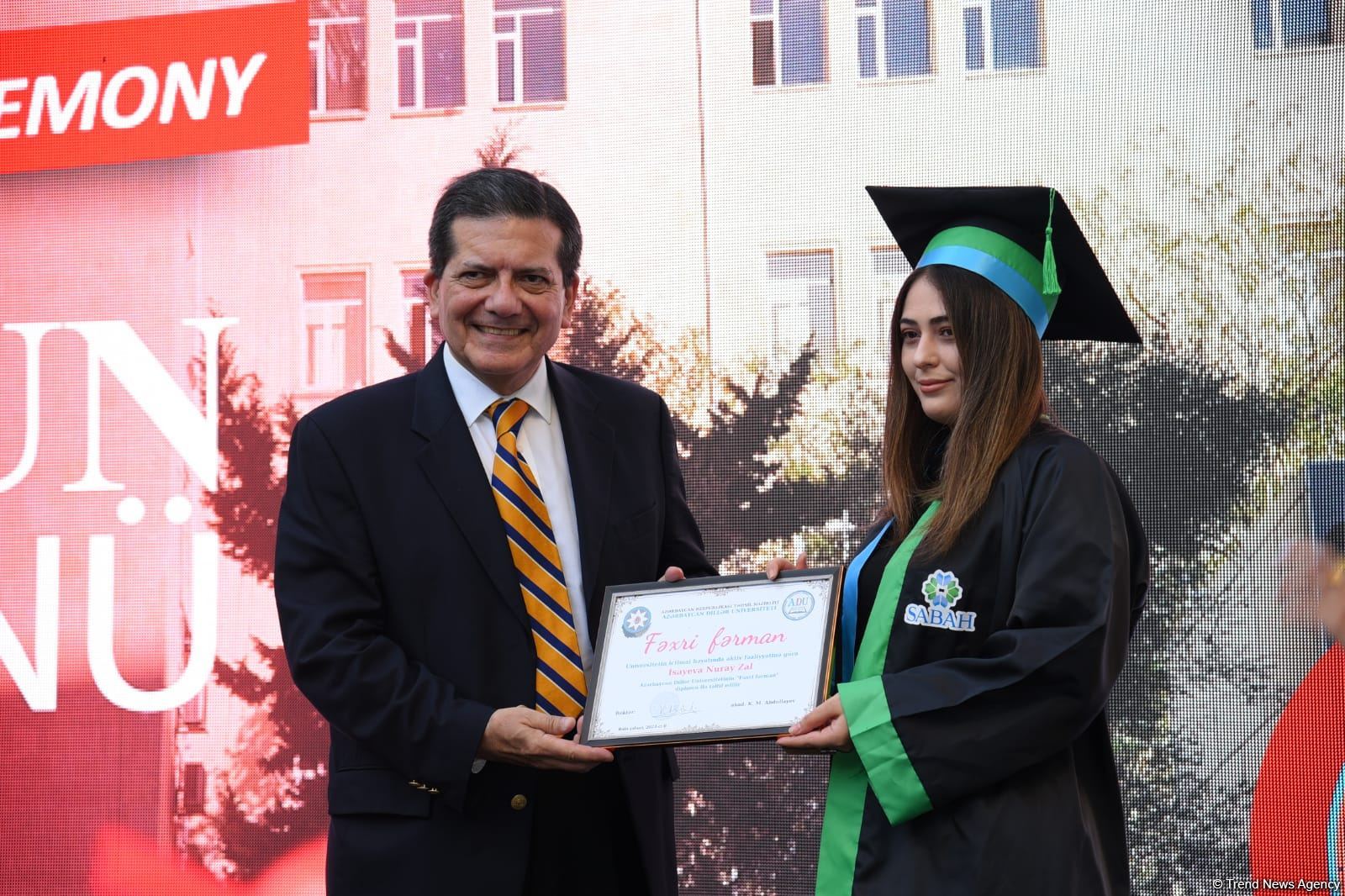 Azərbaycan Dillər Universitetində “Məzun günü” keçirilib (FOTO)