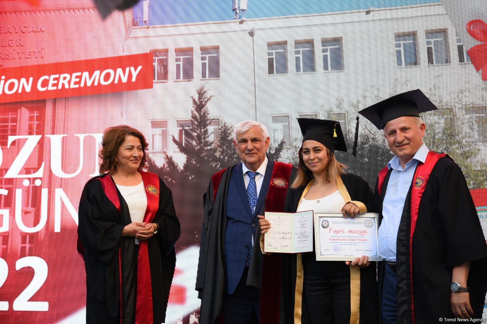 Azərbaycan Dillər Universitetində “Məzun günü” keçirilib (FOTO)