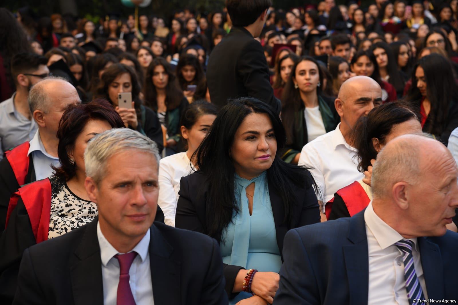 Azərbaycan Dillər Universitetində “Məzun günü” keçirilib (FOTO)