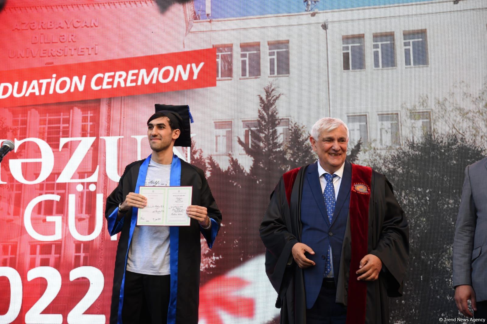 Azərbaycan Dillər Universitetində “Məzun günü” keçirilib (FOTO)