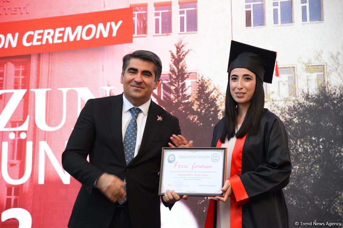 Azərbaycan Dillər Universitetində “Məzun günü” keçirilib (FOTO)
