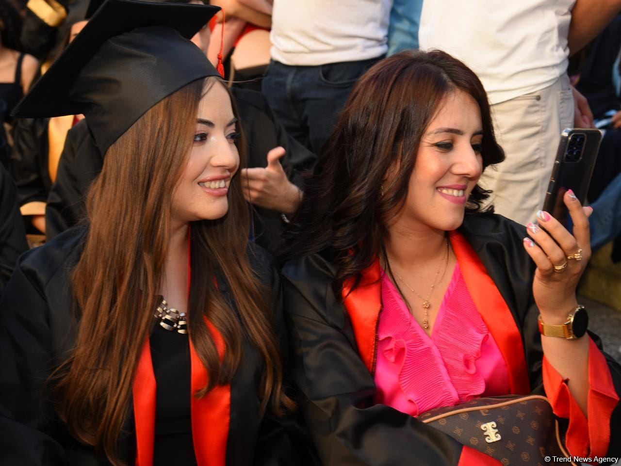 Azərbaycan Dillər Universitetində “Məzun günü” keçirilib (FOTO)