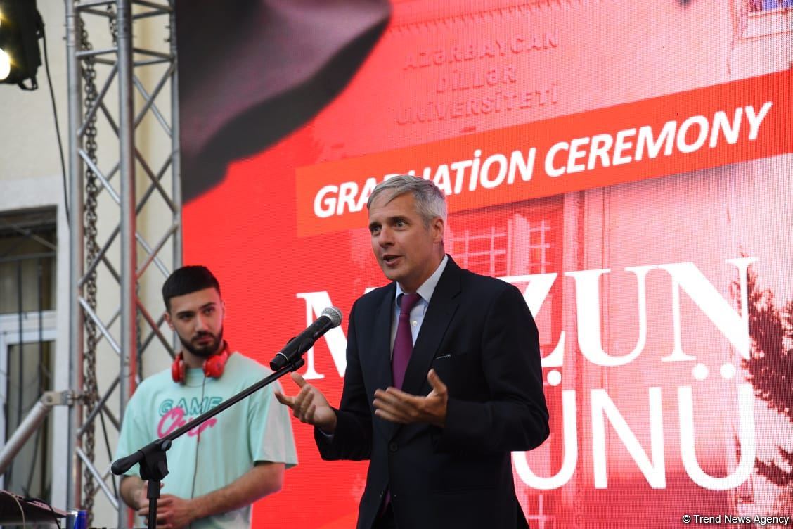 Azərbaycan Dillər Universitetində “Məzun günü” keçirilib (FOTO)