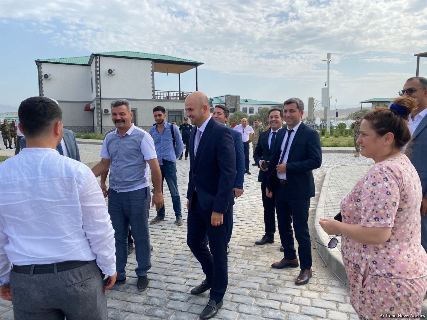 Ağalı kəndinin sakinləri öz yurdlarında (FOTO)