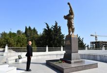 Prezident İlham Əliyev Sumqayıtda Şəhidlər xiyabanında aparılan əsaslı təmir və yenidənqurma işləri ilə tanış olub (YENİLƏNİB) (FOTO/VİDEO)