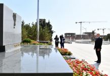Prezident İlham Əliyev Sumqayıtda Şəhidlər xiyabanında aparılan əsaslı təmir və yenidənqurma işləri ilə tanış olub (YENİLƏNİB) (FOTO/VİDEO)