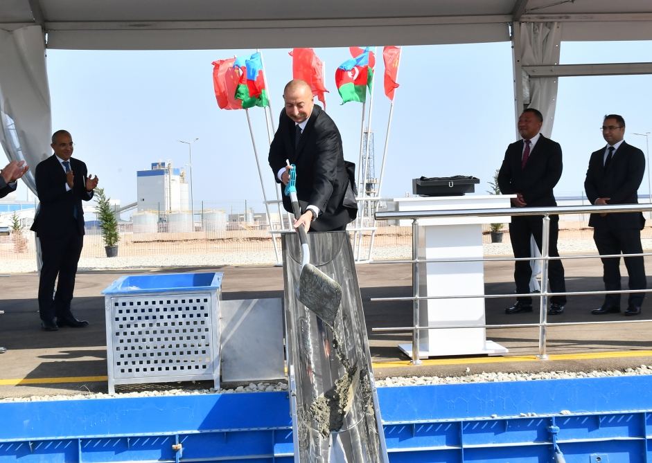 Prezident İlham Əliyev Sumqayıt Kimya Sənaye Parkında yeni müəssisələrin açılış və təməlqoyma mərasimlərində iştirak edib (FOTO/VİDEO) (YENİLƏNİB)