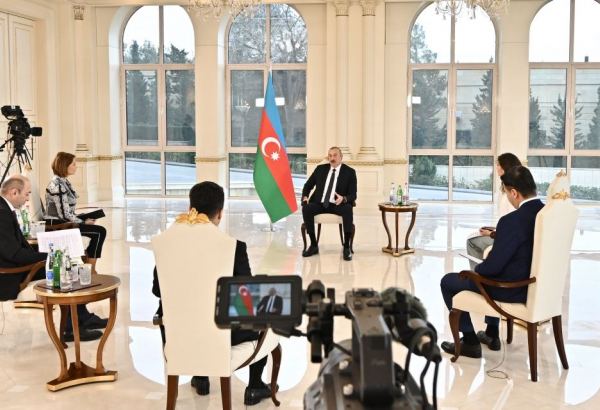 Azərbaycan mətbuatının üfüqləri: Media-cəmiyyət münasibətlərində yeni mərhələyə keçid geniş perspektivlər açır (FOTO)