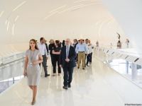 Beynəlxalq Media Forumunun iştirakçıları Heydər Əliyev Mərkəzində olublar (FOTO)