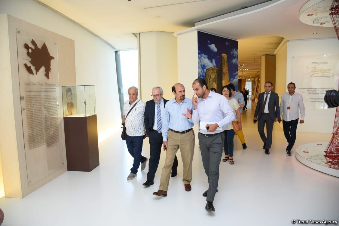 Beynəlxalq Media Forumunun iştirakçıları Heydər Əliyev Mərkəzində olublar (FOTO)