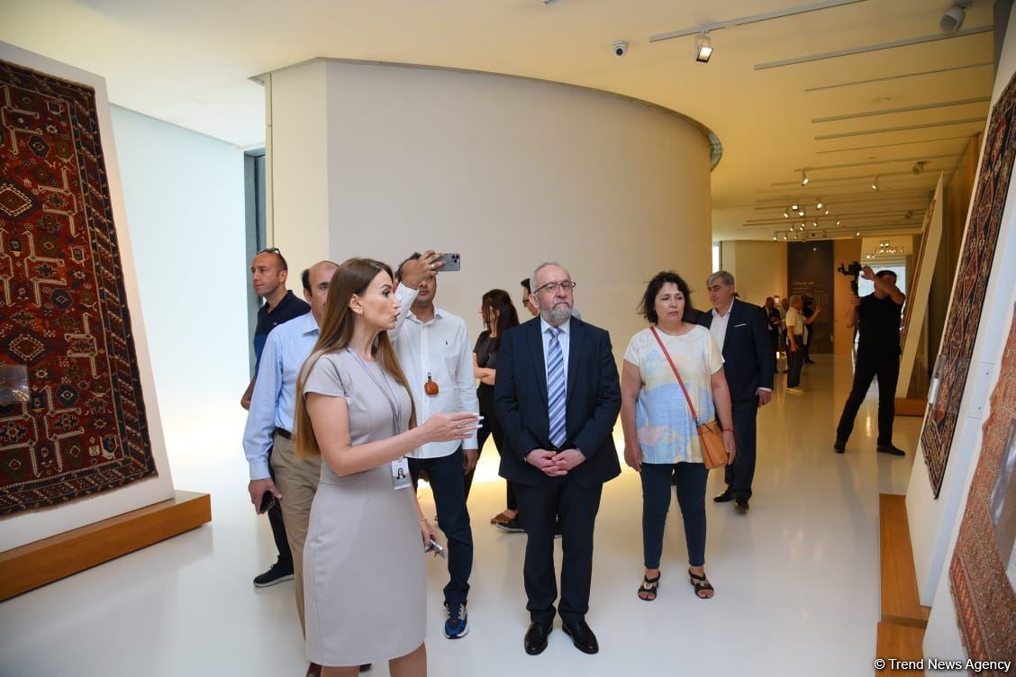 Beynəlxalq Media Forumunun iştirakçıları Heydər Əliyev Mərkəzində olublar (FOTO)