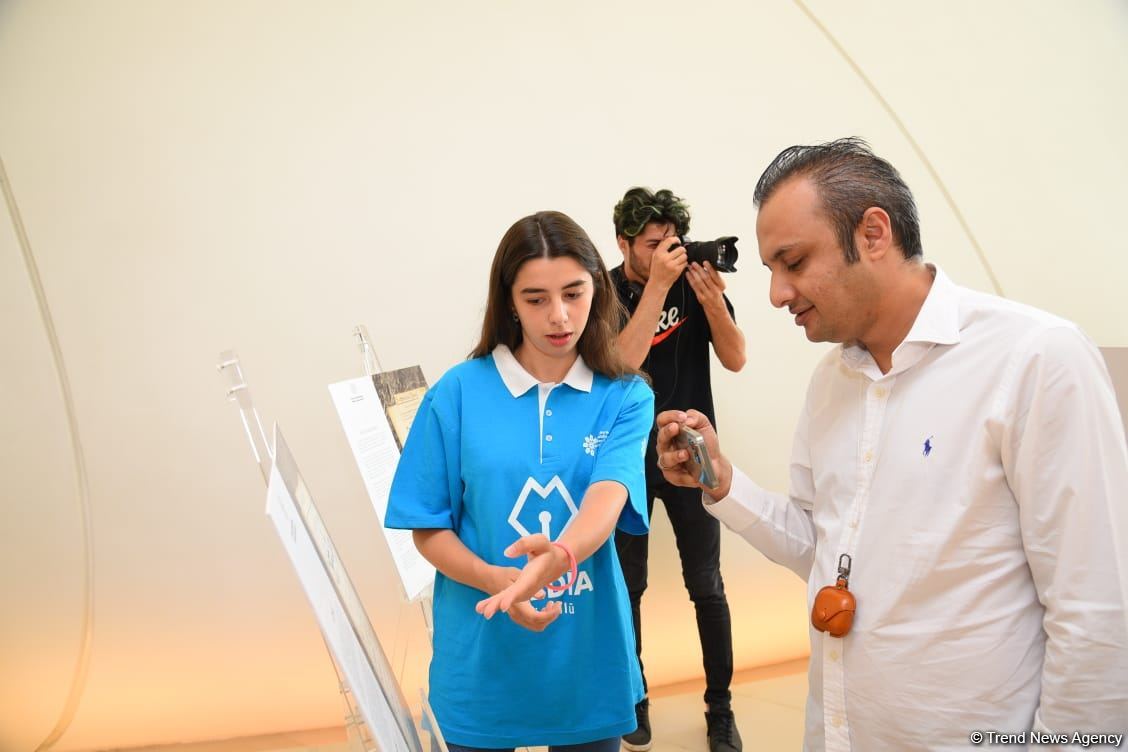 Beynəlxalq Media Forumunun iştirakçıları Heydər Əliyev Mərkəzində olublar (FOTO)