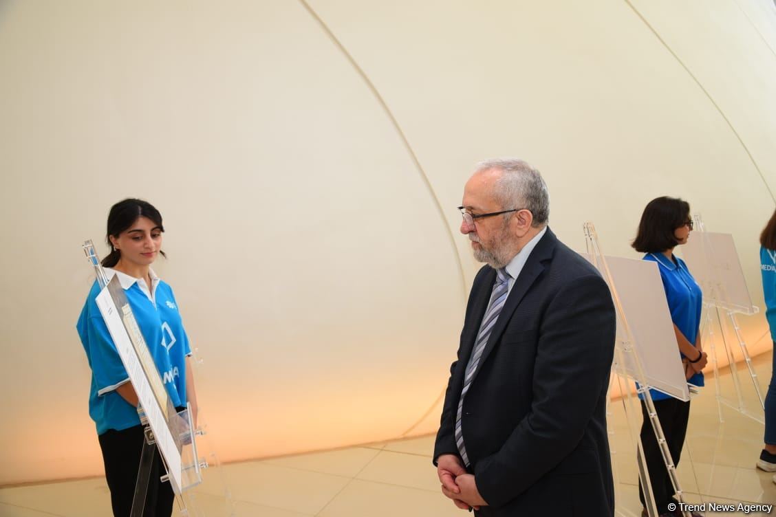 Beynəlxalq Media Forumunun iştirakçıları Heydər Əliyev Mərkəzində olublar (FOTO)