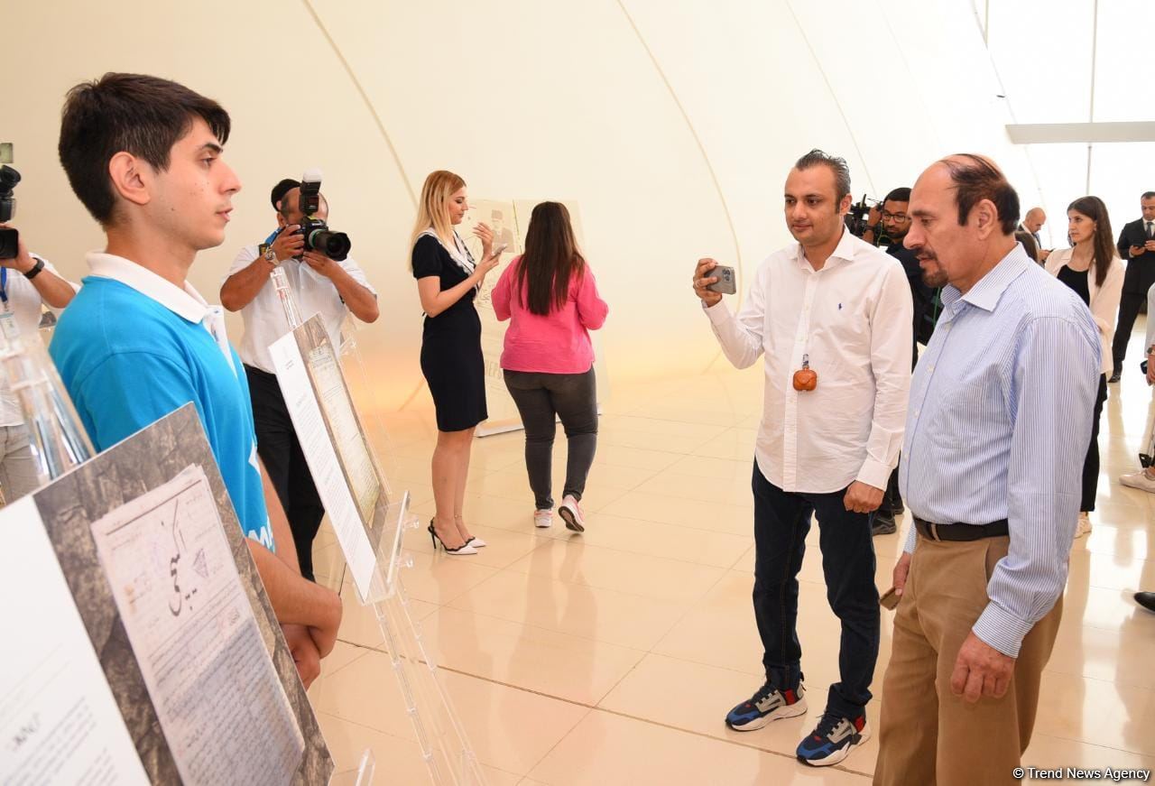 Beynəlxalq Media Forumunun iştirakçıları Heydər Əliyev Mərkəzində olublar (FOTO)