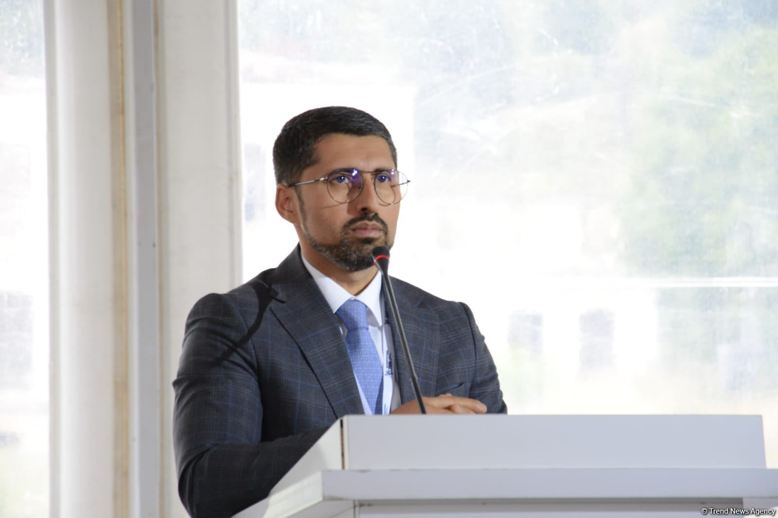 Qarabağın bərpası ilə bağlı heç bir beynəlxalq institut öz rolunu bəyan etməyib - Rəhman Hacıyev