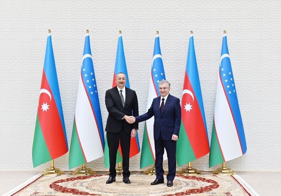 Prezident İlham Əliyev Şavkat Mirziyoyevə zəng edib