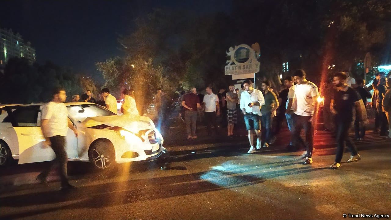 Bakıda iki minik avtomobili toqquşub (FOTO)