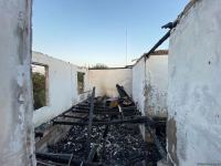 Ağcabədidə ev yanaraq külə dönüb (FOTO)