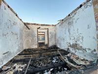 Ağcabədidə ev yanaraq külə dönüb (FOTO)