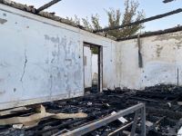 Ağcabədidə ev yanaraq külə dönüb (FOTO)