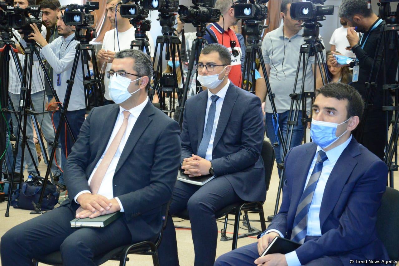 Azərbaycanda liseylərə maraq artıb - Emin Əmrullayev (FOTO)