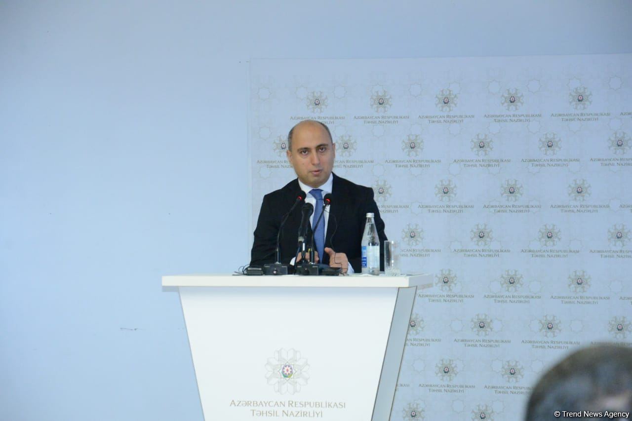 Azərbaycanda liseylərə maraq artıb - Emin Əmrullayev (FOTO)