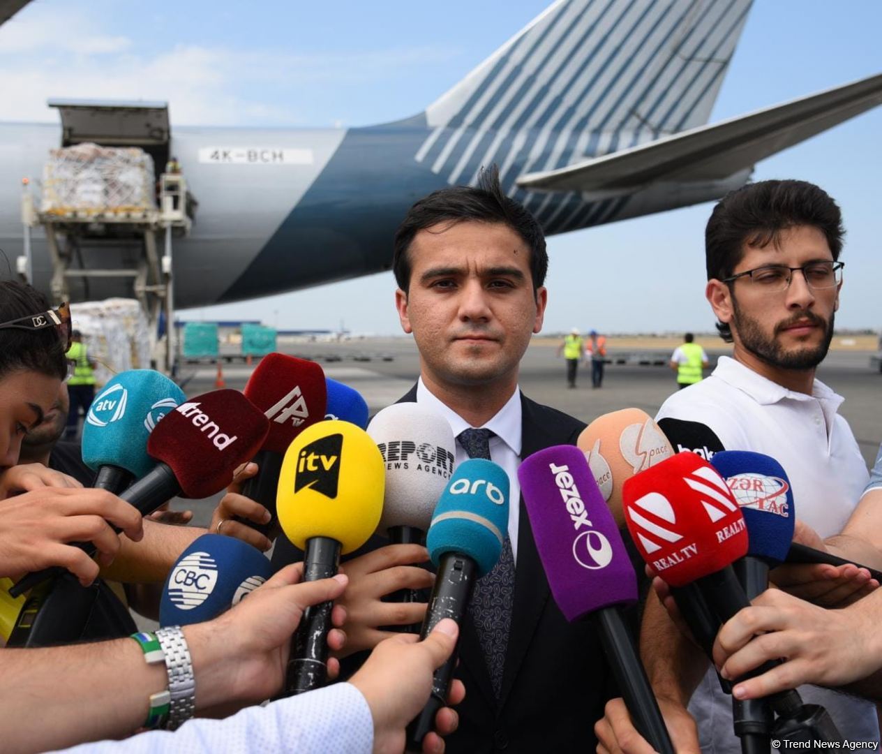 Bakı və Gəncə Ukraynaya humanitar yardım göndərib (FOTO/VİDEO)