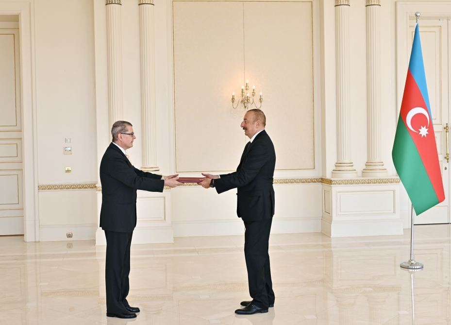 Prezident İlham Əliyev Avstriyanın Azərbaycanda yeni təyin olunmuş səfirinin etimadnaməsini qəbul edib (FOTO/VİDEO) (YENİLƏNİB)