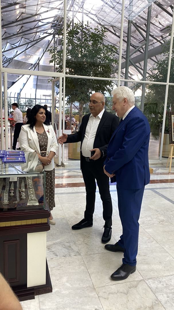 “Azərxalça”nın xalçaları yenidən Moskvada sərgilənib (FOTO)