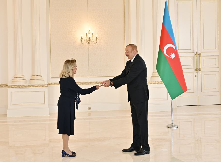 Prezident İlham Əliyev Panamanın Azərbaycanda yeni təyin olunmuş səfirinin etimadnaməsini qəbul edib (FOTO/VİDEO) (YENİLƏNİB)