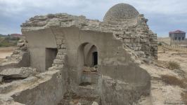 Bakıda XIX əsrə aid hamam məhv olmaq üzrədir (FOTO)