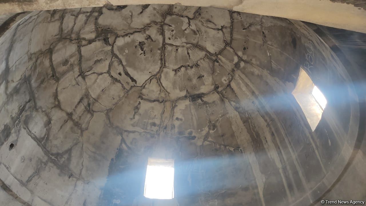 Bakıda XIX əsrə aid hamam məhv olmaq üzrədir (FOTO)