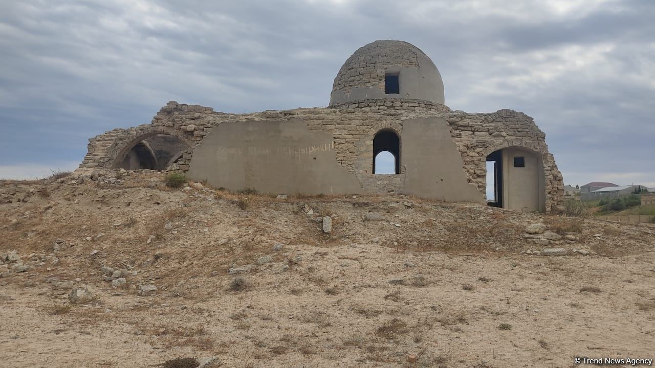 Bakıda XIX əsrə aid hamam məhv olmaq üzrədir (FOTO)