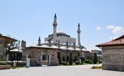Birinci vitse-prezident Mehriban Əliyeva və Heydər Əliyev Fondunun vitse-prezidenti Leyla Əliyeva Konyada Mövlanə muzeyini ziyarət ediblər (FOTO/VİDEO)